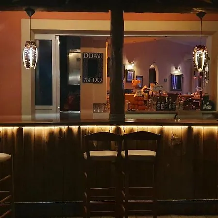 아파트호텔 Phivos