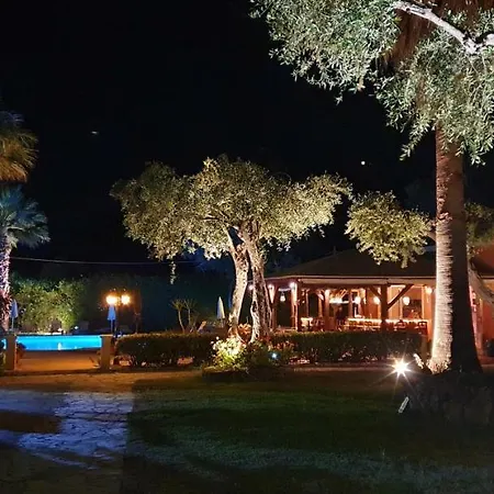 Apart Otel Phivos 3*