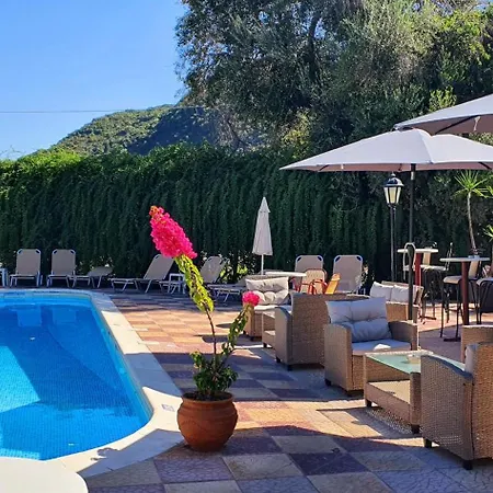 Apart Otel Phivos 3*