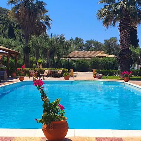 Apart Otel Phivos 3*