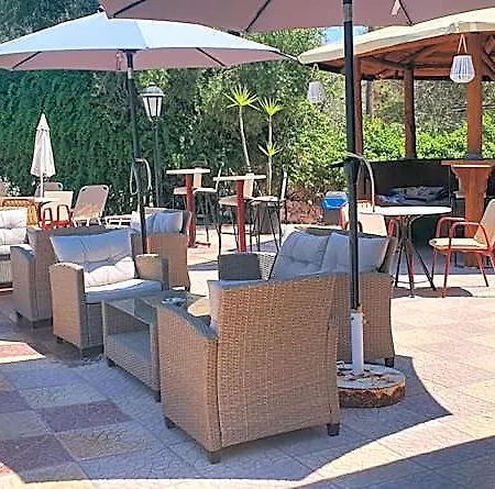 Aparthotel Phivos