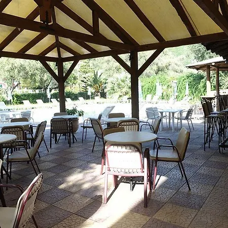 Apart Otel Phivos 3*