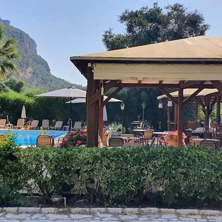 Aparthotel Phivos