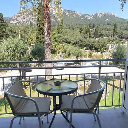 Aparthotel Phivos