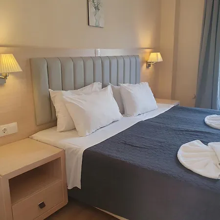 Phivos Aparthotel 4*